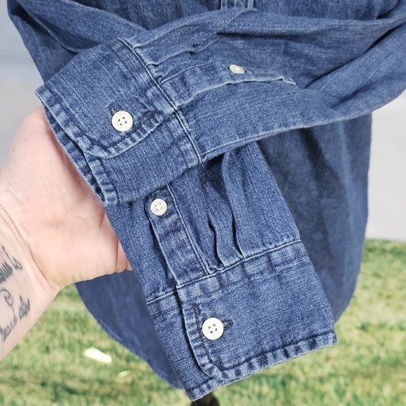 J. CREW | 100% COTTON DENIM RUFFLE NECK BUTTON DOWN BOYFRIEND SHIRT - Picture 13 of 16